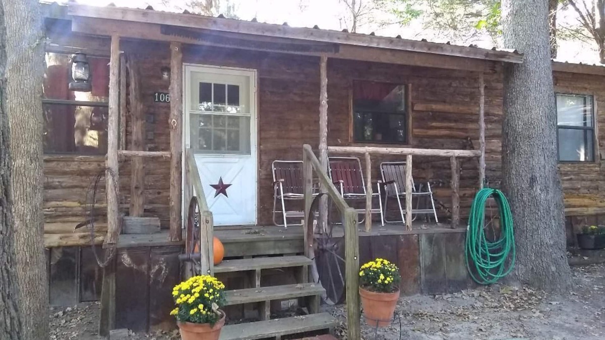 Canton Cabin | THE LONE STAR CABIN ONLY MINUTES FROM FIRST MONDAY TRADE DAYS