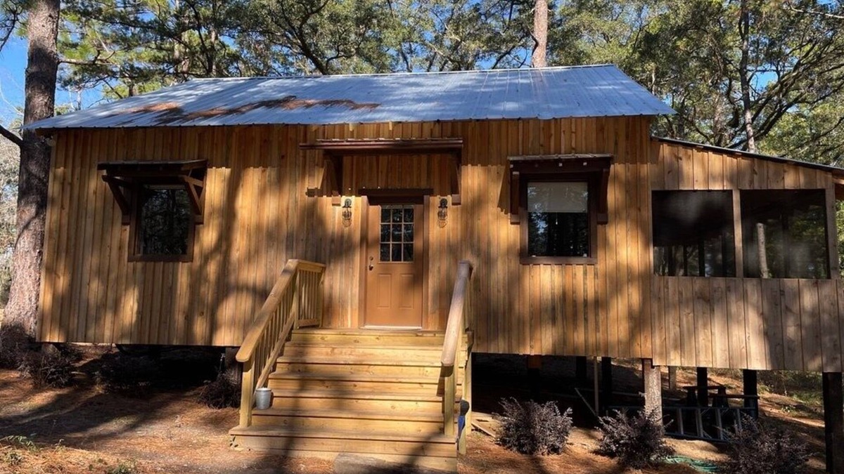 Tallahassee Cabin | The Longleaf Cabin is our largest cabin ideal for 2 families and kids