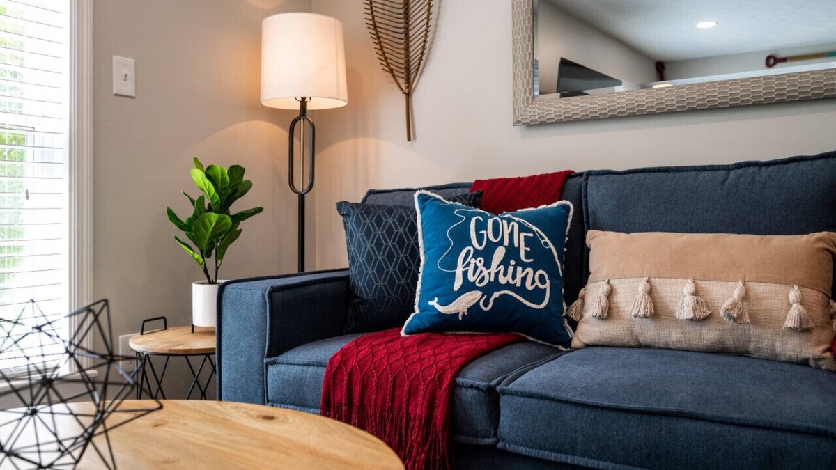 Loveland House | The Lookout, A River Retreat