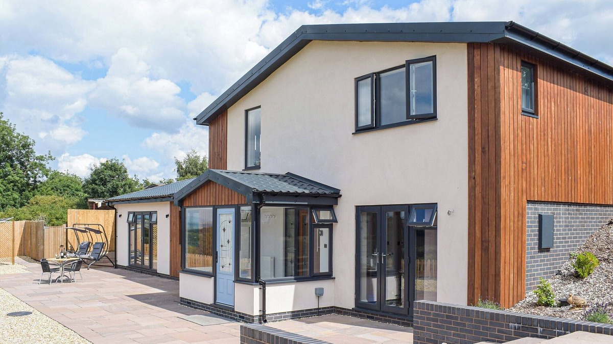Hope under Dinmore Cottage | The Lookout - UK35022