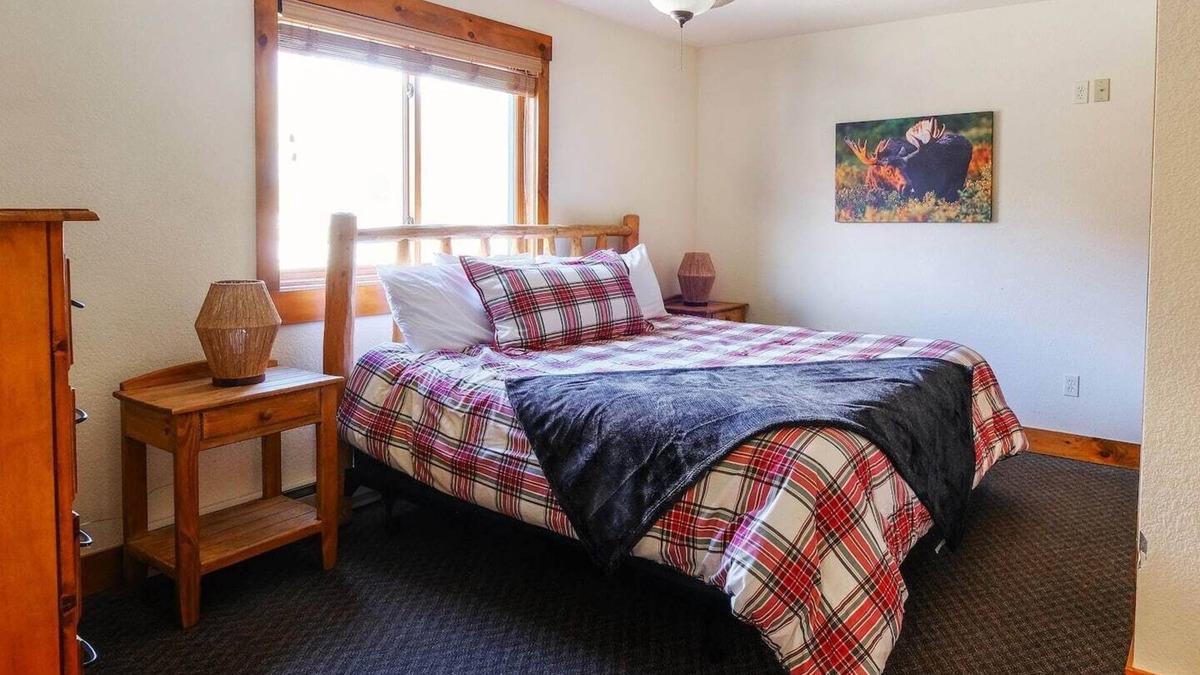 Grand Lake Apartment | The Loose Moose Lodge #7 at Downtown Grand Lake near RMNP Entrance