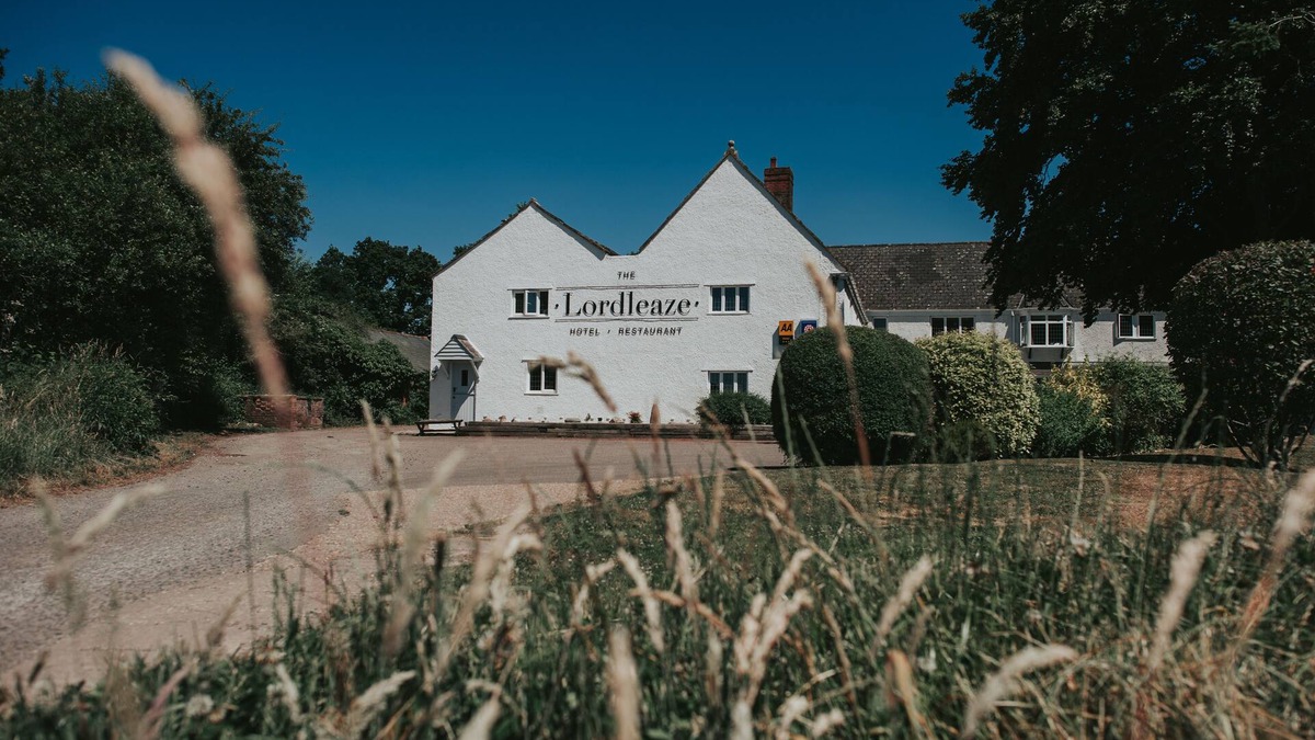 Chard Hotel | The Lordleaze Hotel And Restaurant