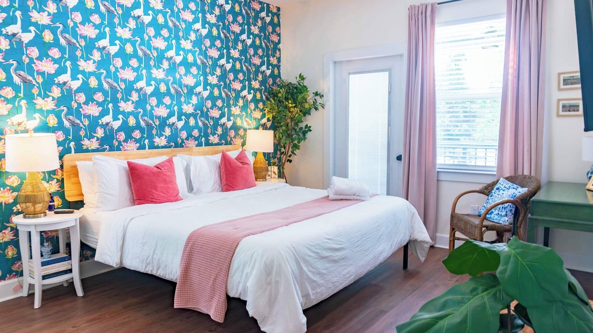 Pleasant Street House | The Lotus Suite. Newly Built, Upscale, Central