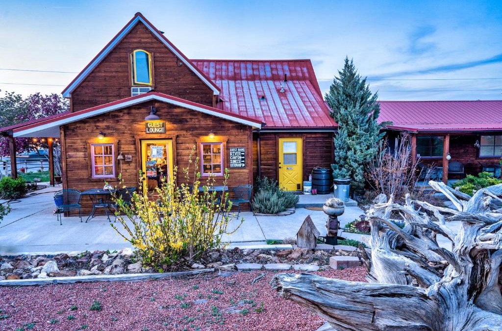 Escalante Hotel | The Loubird Inn