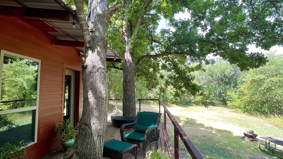 Gainesville Cottage | The Love Shack at Moss Lake