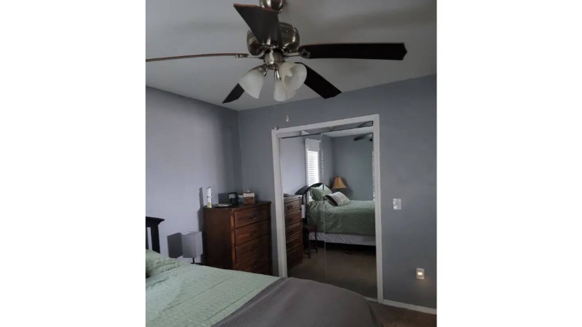 Sallisaw House | The Love Shack. Nice 1 bdrm home with fenced yard for your pet to enjoy