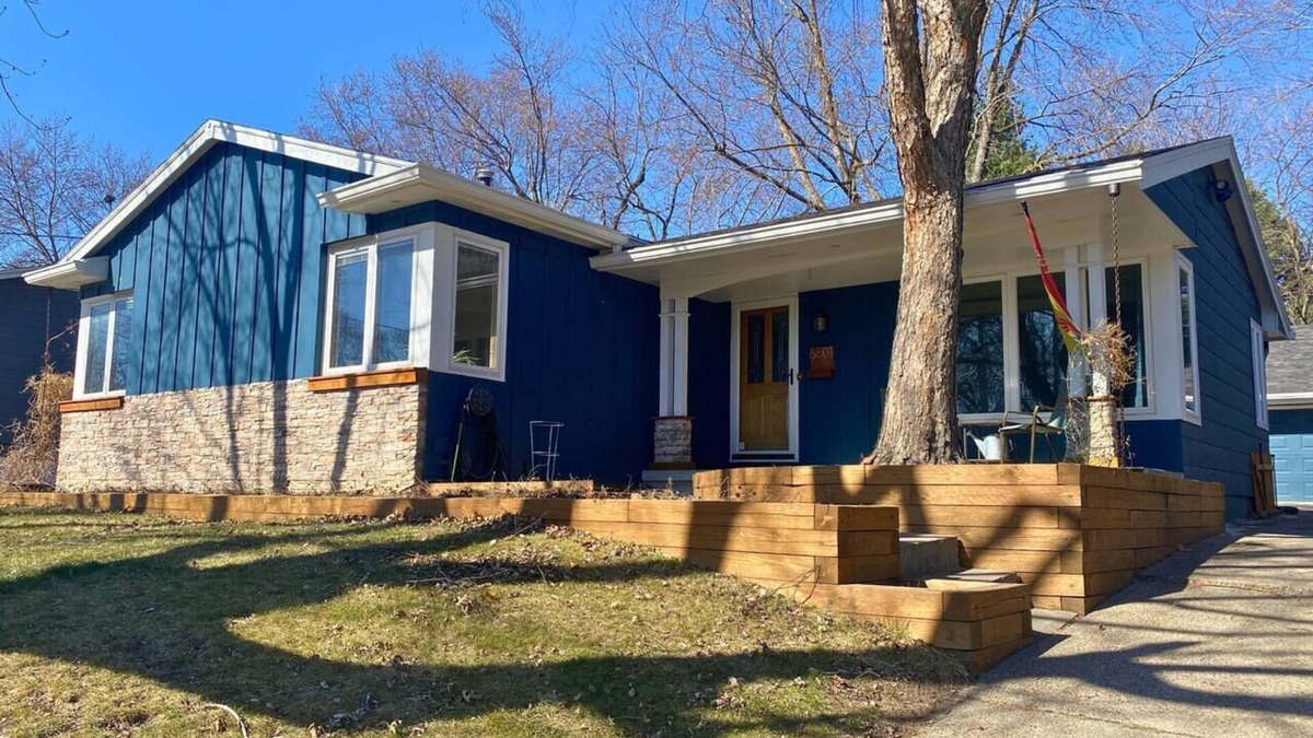 Windsor Heights House | The Love Shack: Spacious Family Getaway, 5 bed/3 bath, 10 Minutes from Downtown