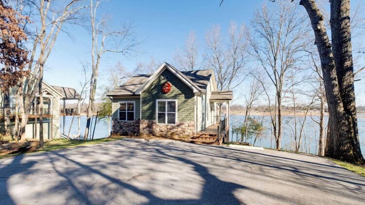 Winchester House | The Love Shack - Waterside Cottage #1 with a DOCK on Tims Ford Lake at Twin Creeks Marina & Resort