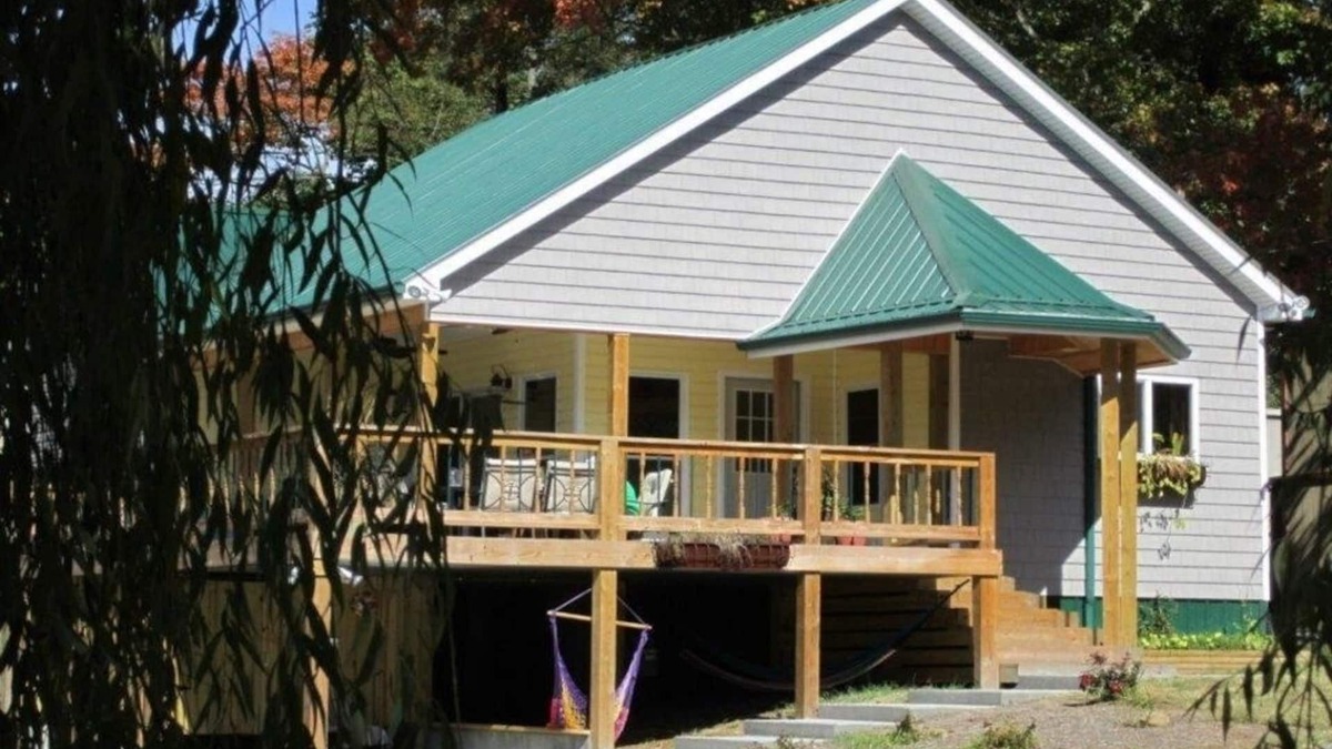 Ronceverte House | The Lovely River House