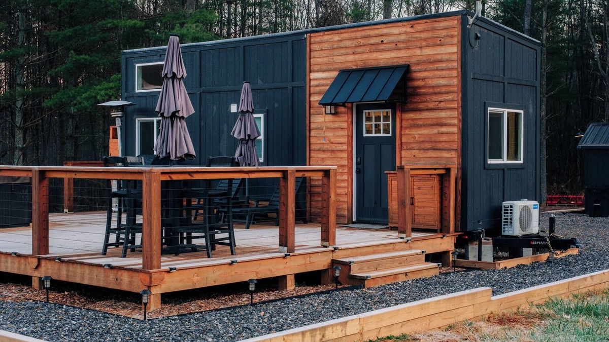 Vesta Cabin | The Lovers' Nest in Stuart, VA