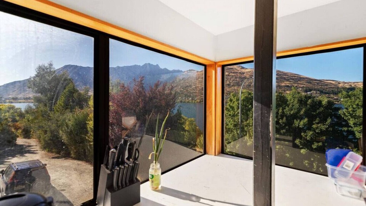 Frankton Apartment | The Lucas Room2 - Small Value Private Room