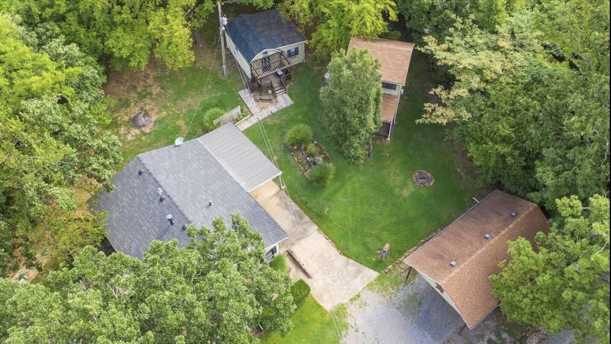 Hulbert Cabin | The Luck Cabins - Lakeside cabins in the woods!