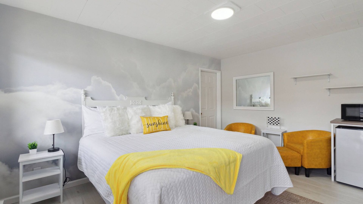 Arcadia Hotel | The Luxe King Room 2