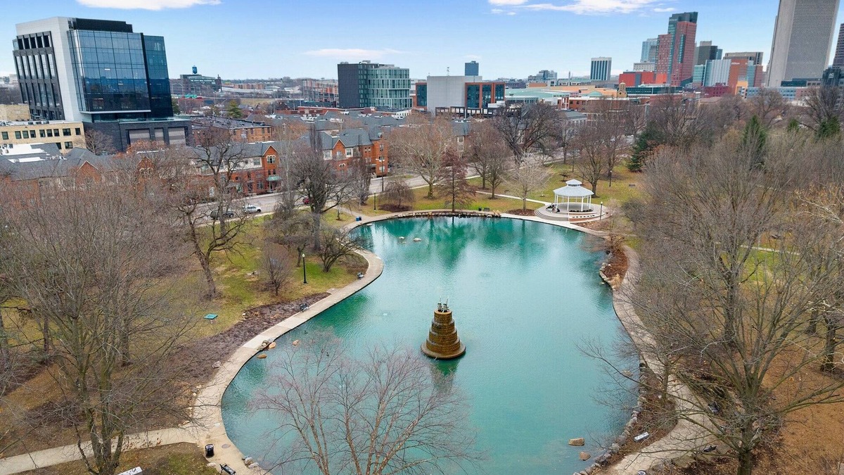 Short North Apartment | The Luxe Pearl Residences 870 – Chic Getaway for 2 in Desirable Short North!