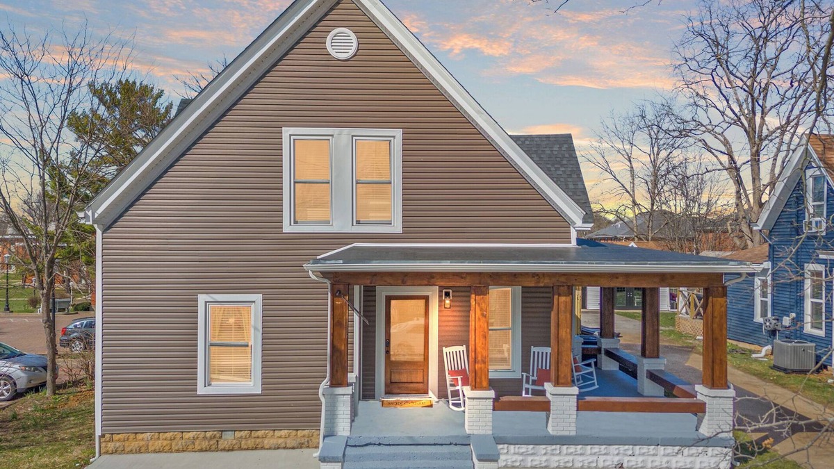 Georgetown House | The Luxe/Pickleball/Basketball/Hot Tub/8 Mins to Horse Park