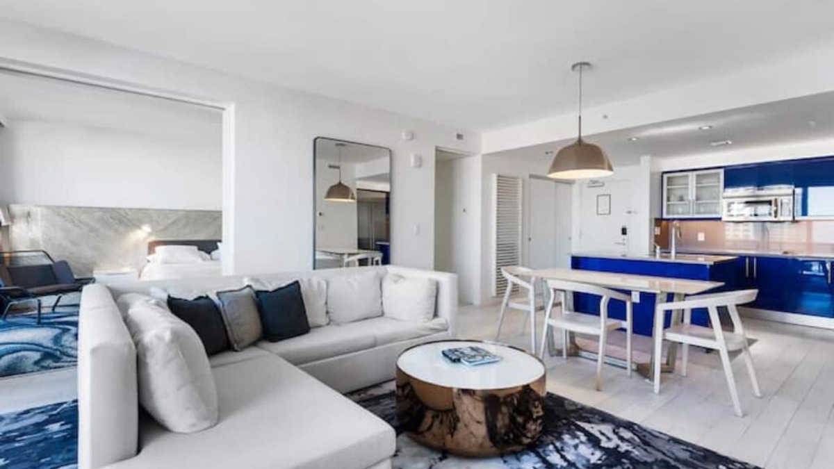 Central Beach Resort | The Luxurious W hotel Residence Beachfront Condo Retreat