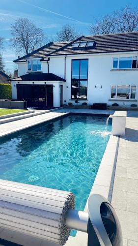 North Ferriby Villa | The Luxury House