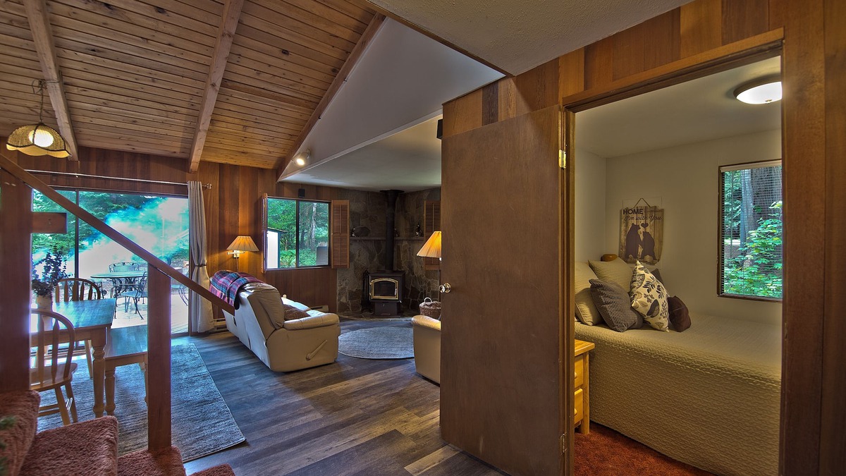 Packwood House | The Lyons Den at Upper Timberline Village
