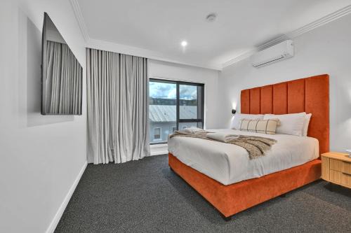 Orange Apartment | The Mac