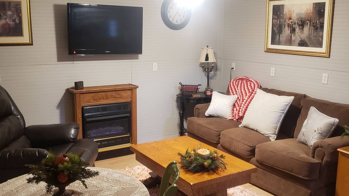 Nelsonville Apartment | The MacKenzie Studio Apartment