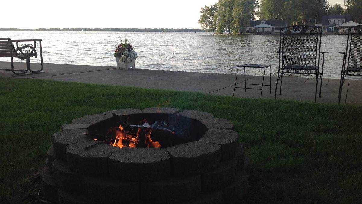 Lakeview Cottage | The Madison Cottage-Lakefront Getaways