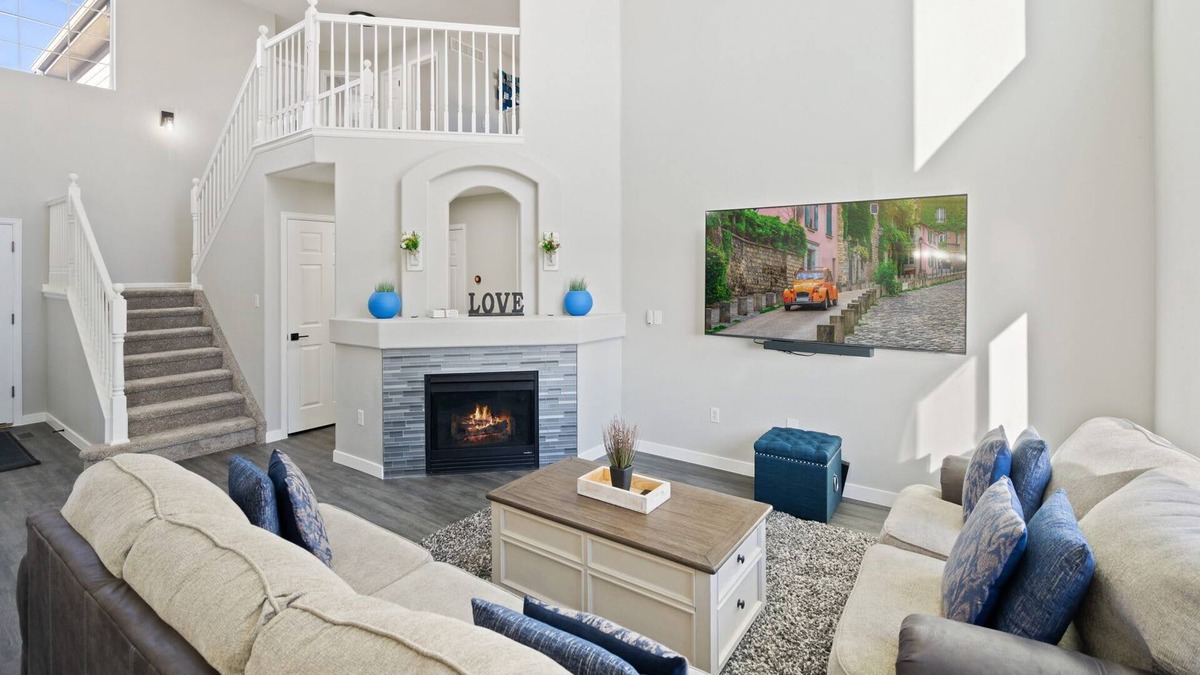Evans House | The Magnolia at Tuscany, Spacious and deluxe