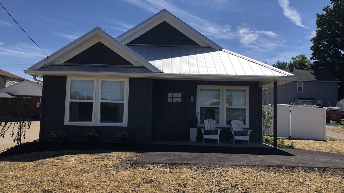 Beach City House | The Magnolia House in Wilmot Ohio