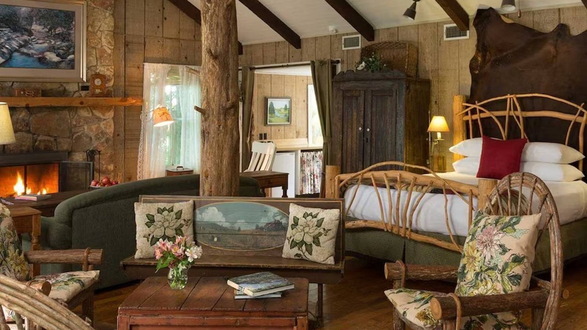 Cat Spring Apartment | The Magnolia Suite Escape to an Authentic Texas Ranch with Unique Activities!