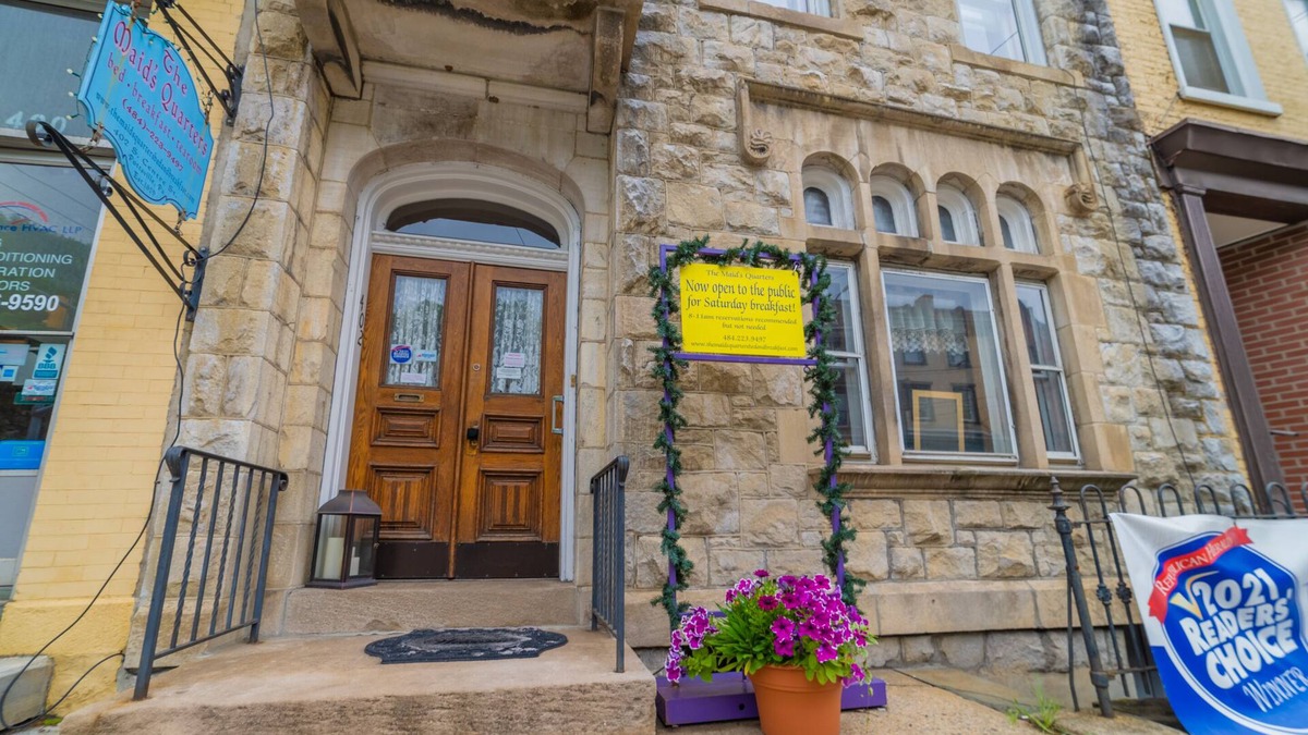 Cumbola Bed & Breakfast | The Maid's Quarters Bed Breakfast & Tearoom