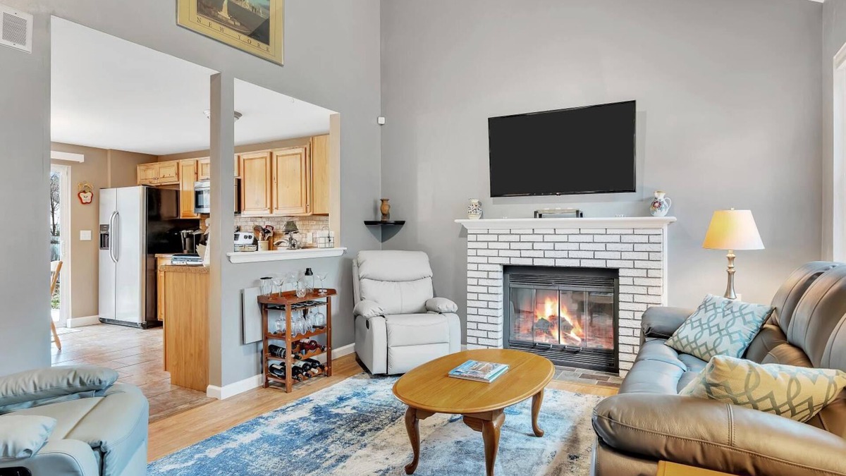 Malta House | The Malta Cozy Getaway|Track|Belmont|SPAC|WIFI|Grill|Parking|