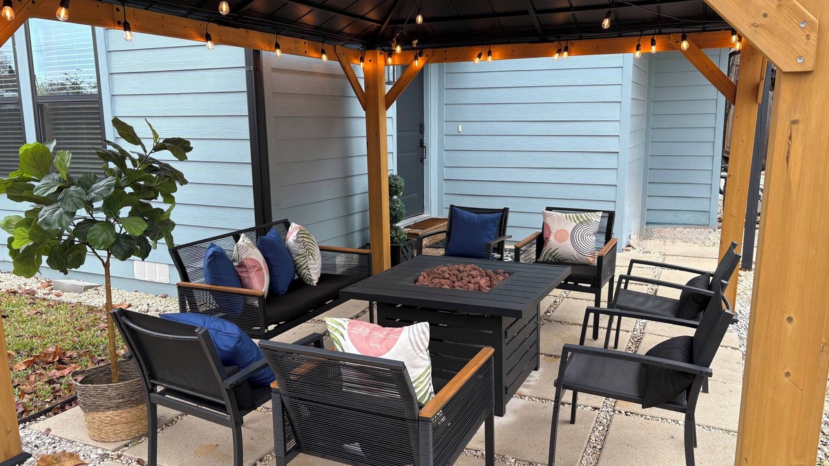 Greater East End House | the Maltby Suites featuring the Martini