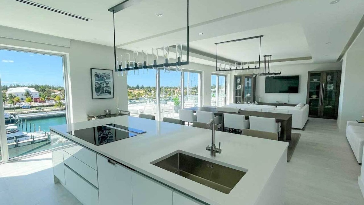 Palm Cay Apartment | The Manatee Villa