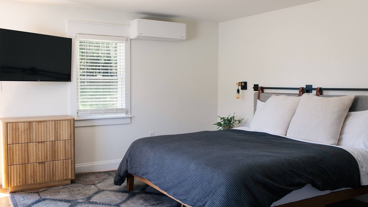 Chambersburg Cottage | The Mane & Co - No. 8