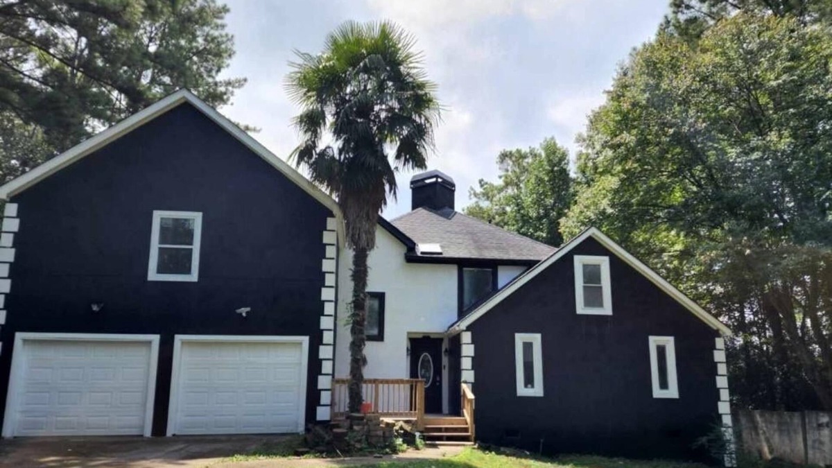Irondale House | The Manor at Mundys Mill