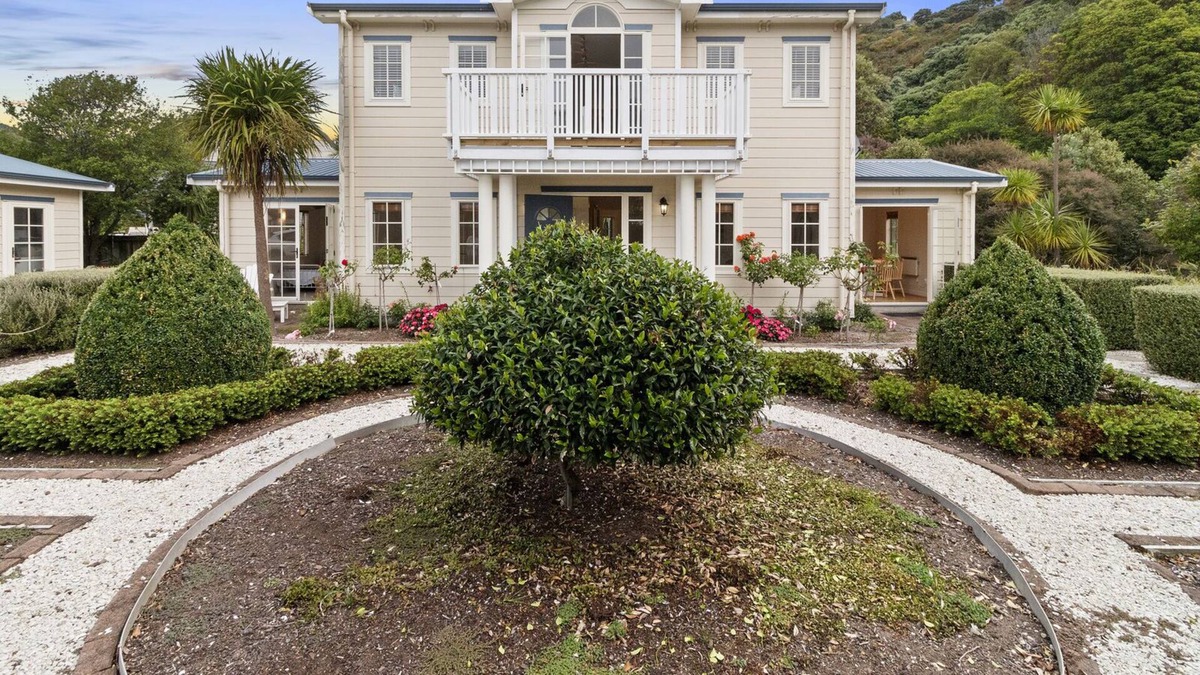 Bowentown House | The Manor - Bowentown Holiday Home
