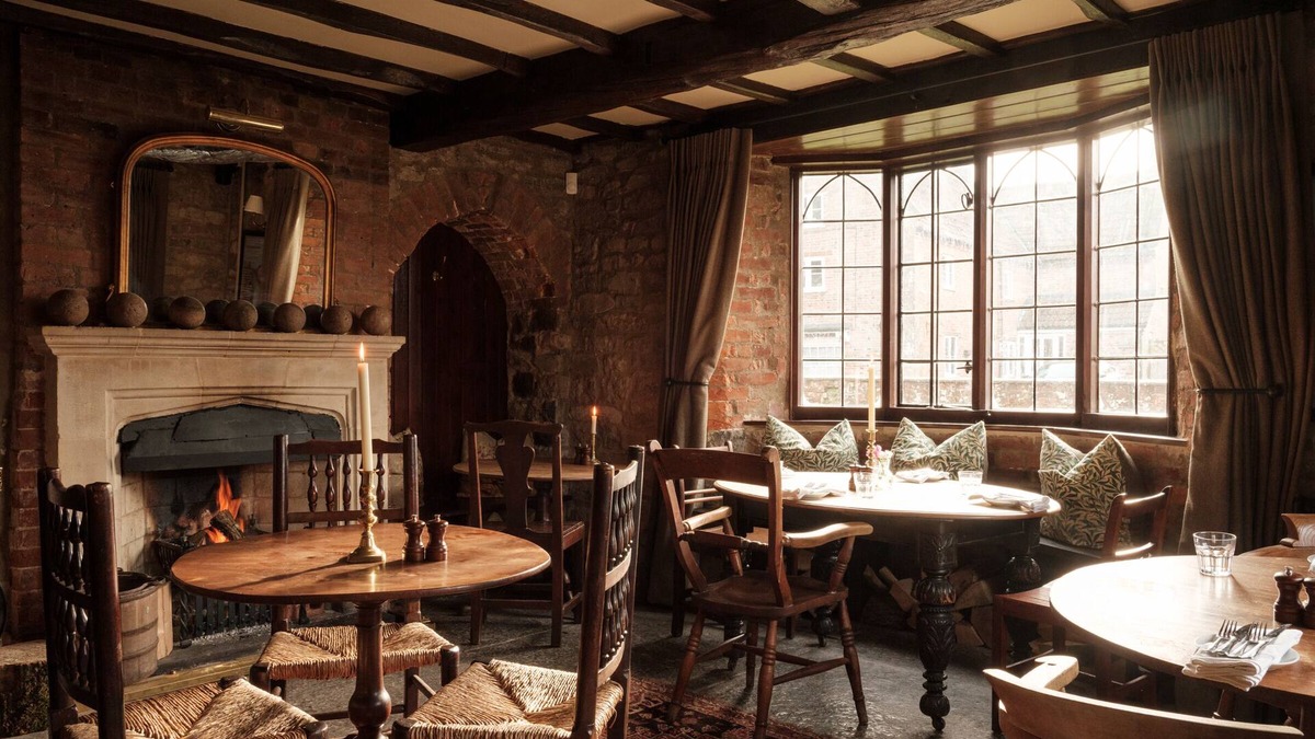 Ditcheat Hotel | The Manor House Inn