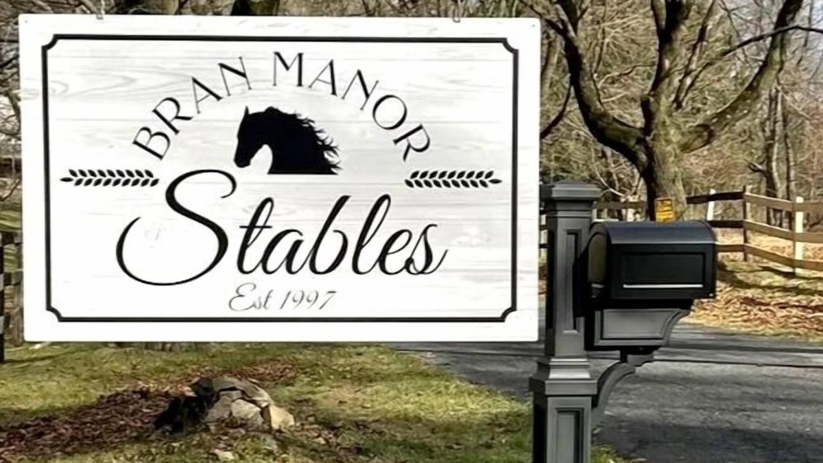 Sinking Spring House | “The Manor House” historic home on 15 acres at Bran Manor Equine Sanctuary.