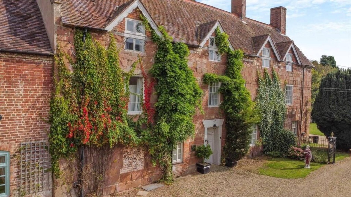 Shifnal House | The Manor Shifnal Telford