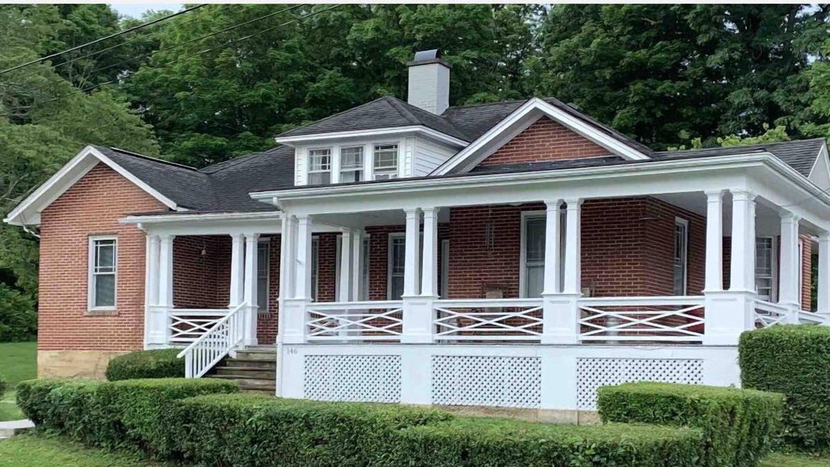 White Sulphur Springs House | The Manse beside The Greenbrier
