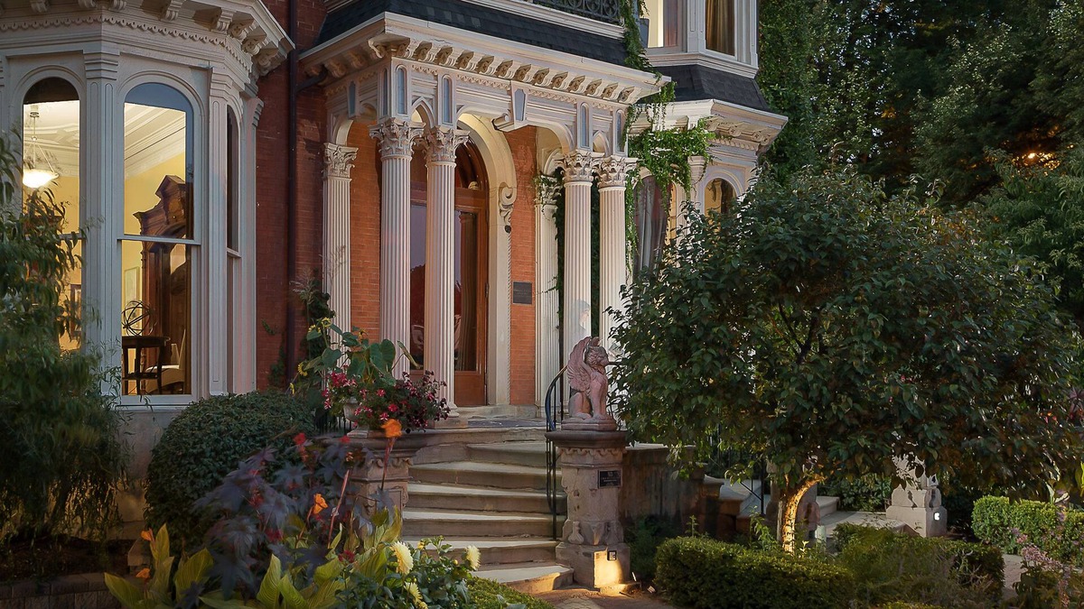 Downtown Buffalo Hotel | The Mansion On Delaware Ave
