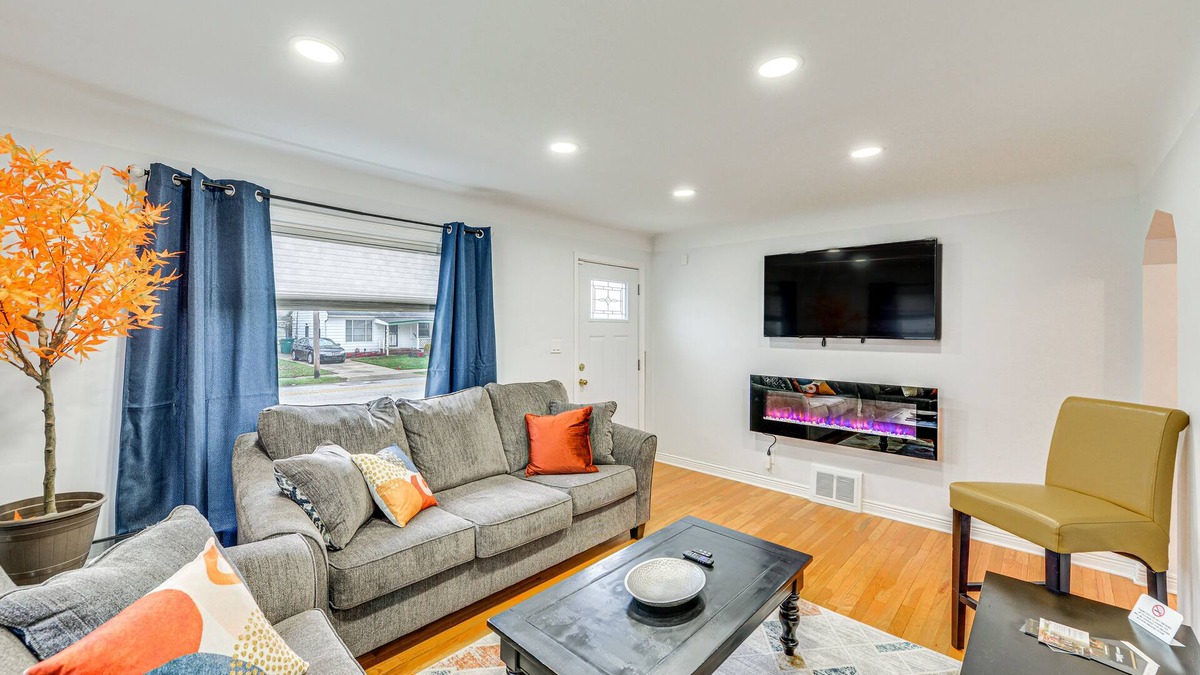 Maple Heights House | 'The Maple Tree' Home: 14 Mi to Downtown Cleveland