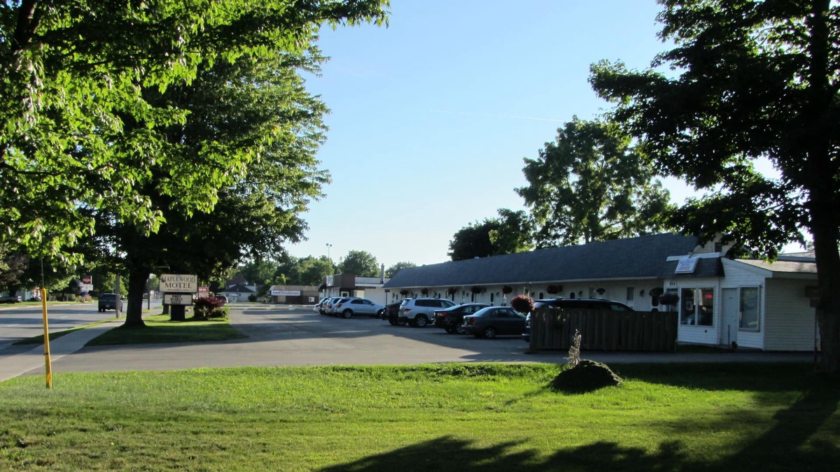 Port Elgin Hotel | The Maplewood Motel