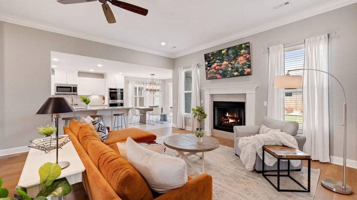 Bentonville House | The Marigold - Modern - 5 mi to Downtown