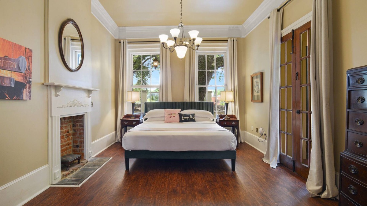 Treme Hotel | The Marsalis Deluxe Guesthouse