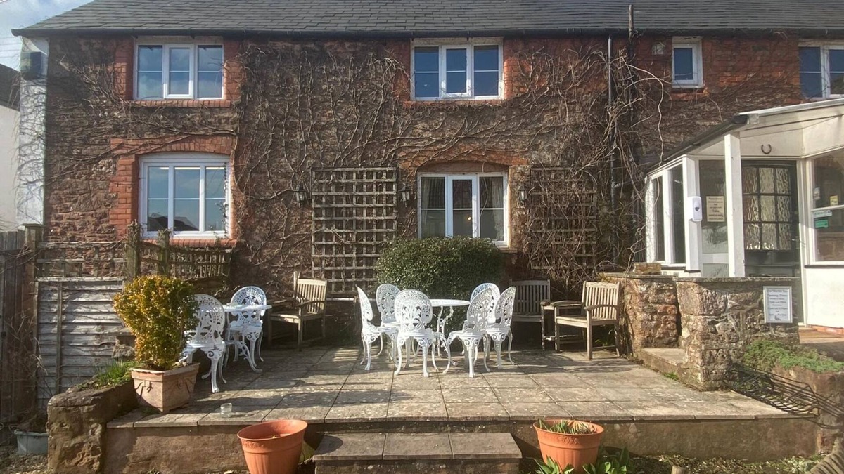 Langford Budville Bed & Breakfast | The Martlet Inn