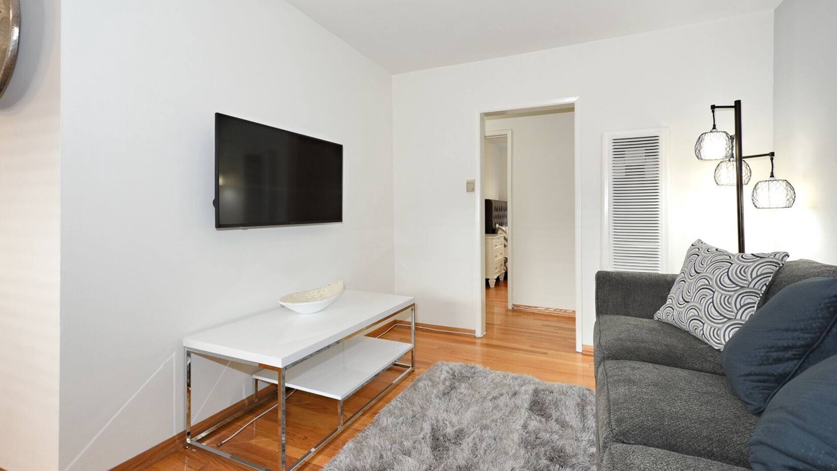 Mar Vista Apartment | The Mclaughlin #5