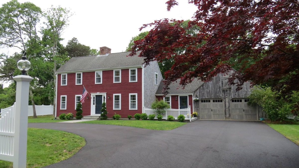 East Orleans House | "The Meadow", a Stylish and Welcoming Home only 1 Mile from Nauset Beach
