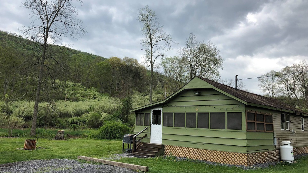 Manns Choice Cabin | The Meadow Cabin at Horn Cabins in Manns Choice PA
