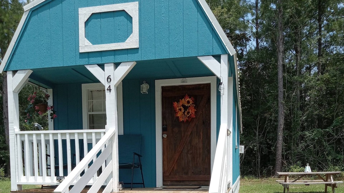 Stone County Cabin | The Meadow View Tiny House - Quiet & Private, Close to Town