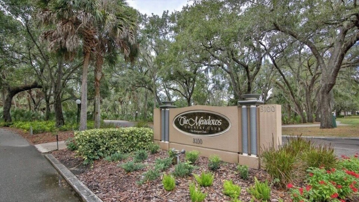 The Meadows Condo | The Meadows Country Club Community Association in Beautiful Sarasota, Florida.